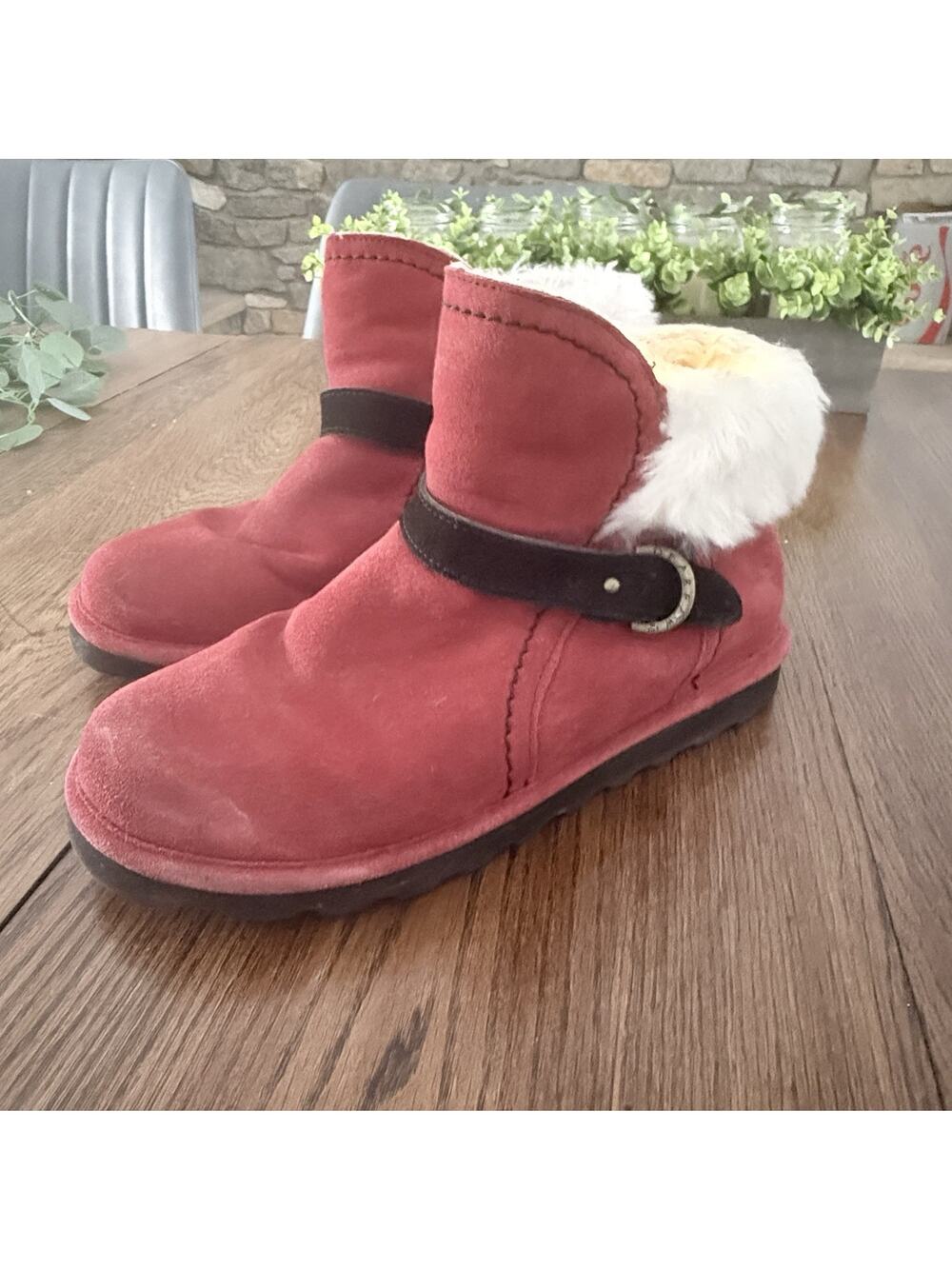Bearpaw Women Red Santa Boots size US 12 Mojo